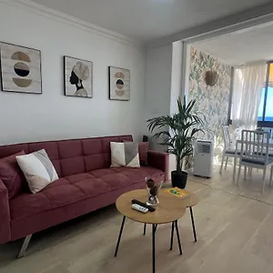 https://acogedor-estudio-a-primera-linea-de-playa-by-irent-today.in-canary-islands.com